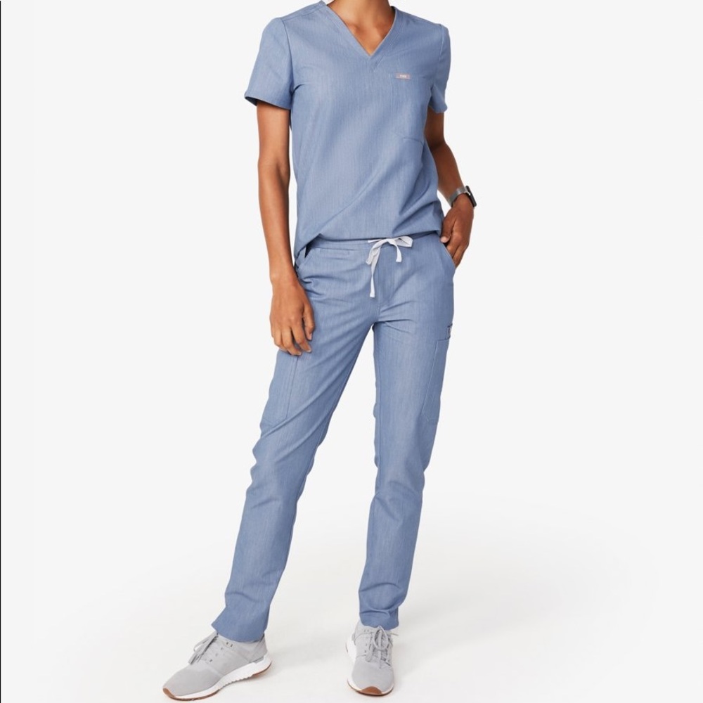 FIGS SCRUB SET Catarina scrub top and Yola bottoms